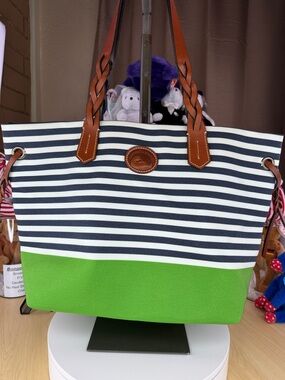 💥DOONEY & BOURKE - 136U647